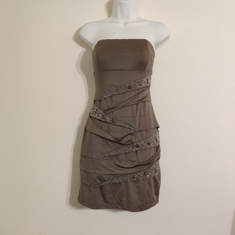 NIKIBIKI Strapless Sequins dress